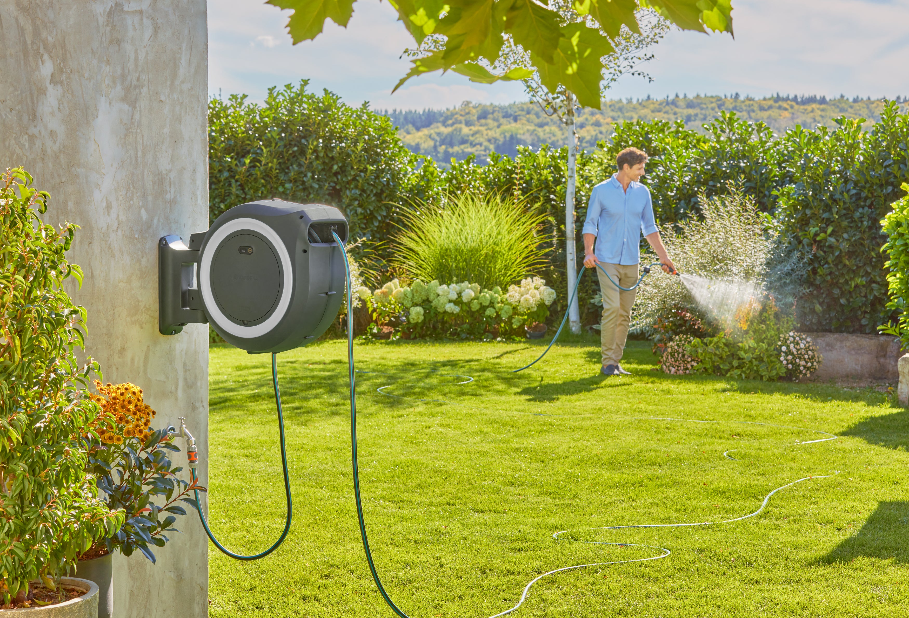 Gardena Akku-Wand-Schlauchbox PowerRoll XL 18V P4A solo, weiß 35 m #18642-55.